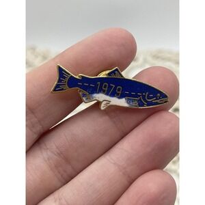 Light & Dark BLUE FISH PIN BROOCH Vintage 1979
